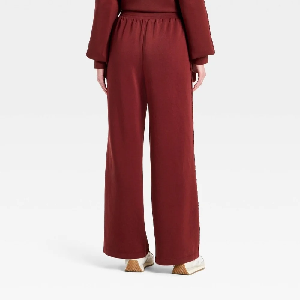 Women's Airy Sleek Lace Detail Track Pants - All In Motion Maroon - Picture 2 of 3